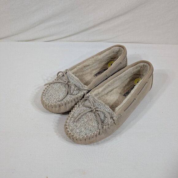 Minnetonka Slippers - Picture 1 of 3